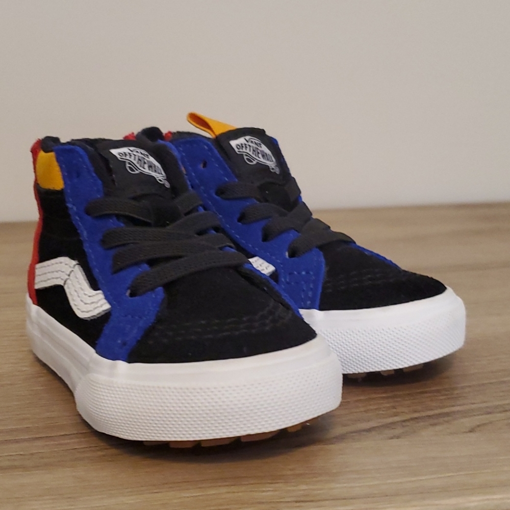 Sk8-Hi Zip Vans size 4C